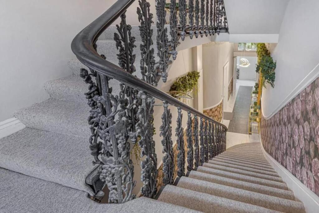 Stylish Hyde Park Home By Tube Stations With Elevator Londra Esterno foto