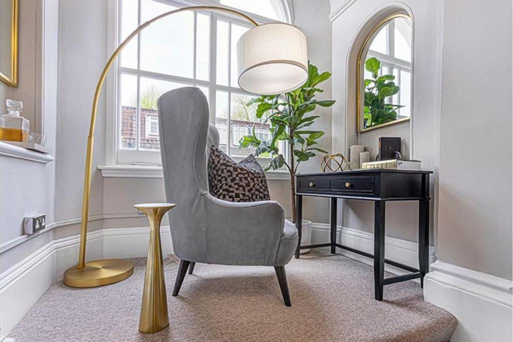 Stylish Hyde Park Home By Tube Stations With Elevator Londra Esterno foto